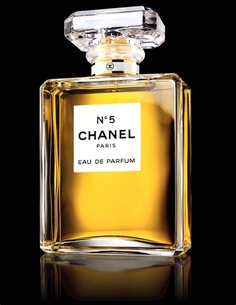 combien de chanel no5 ont ete vendues|Quelle est l'histoire du parfum N°5 de Chanel et pourquoi est.